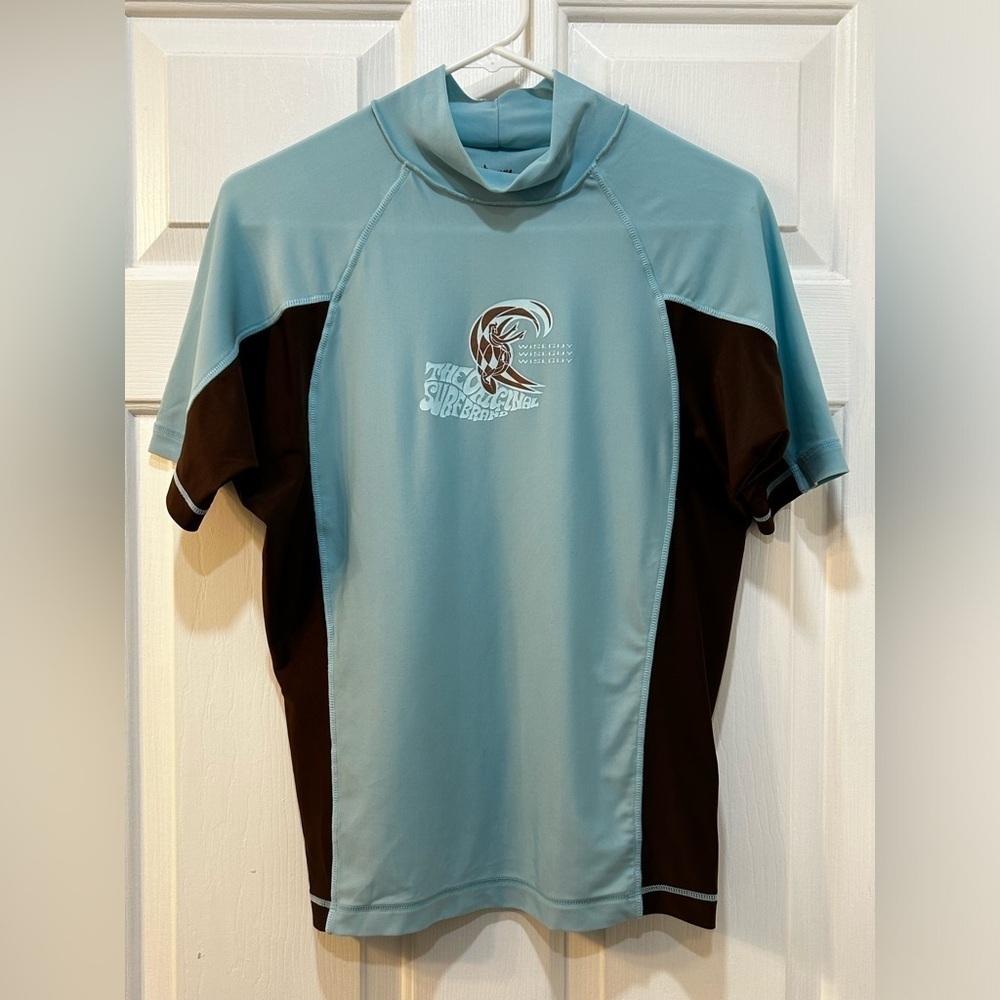 Wiseguy Surf Men’s Size L Aqua Blue Short Sleeve Rash Guard Swim Shirt Beachy